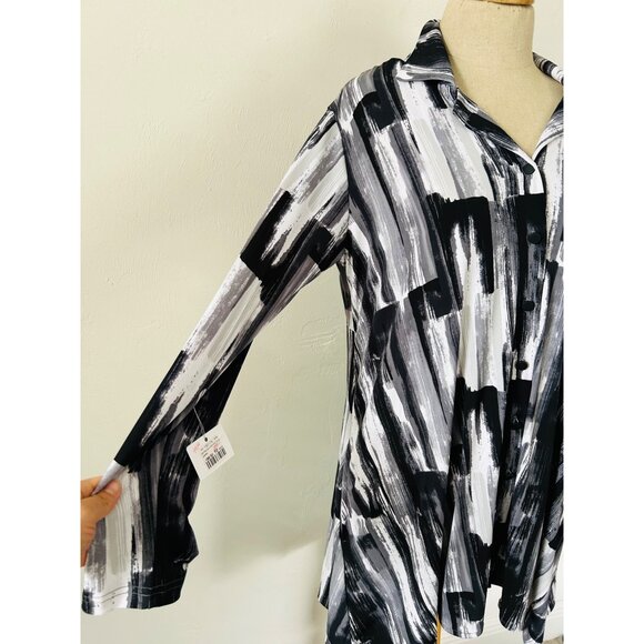 Sympli Women's Sz 10 Abstract Black & White Button-Up Tunic Shirt With Collar - Picture 2 of 13